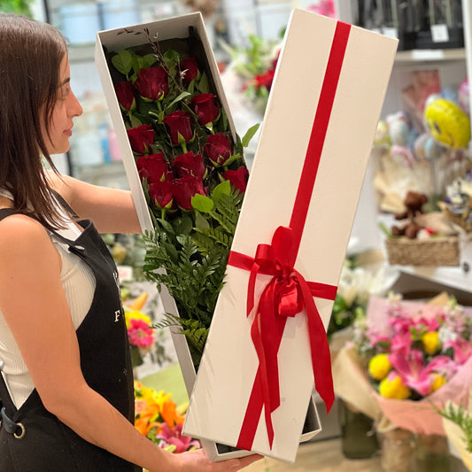 Classic Dozen Red Roses