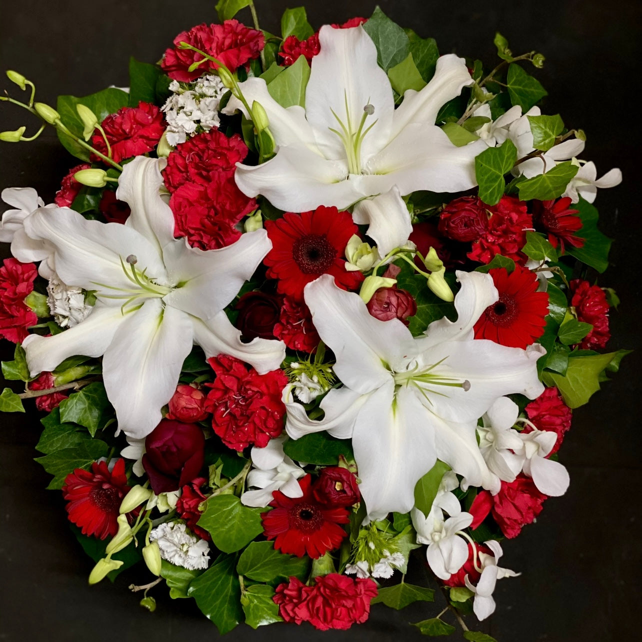 Round Wreath Funeral Tribute