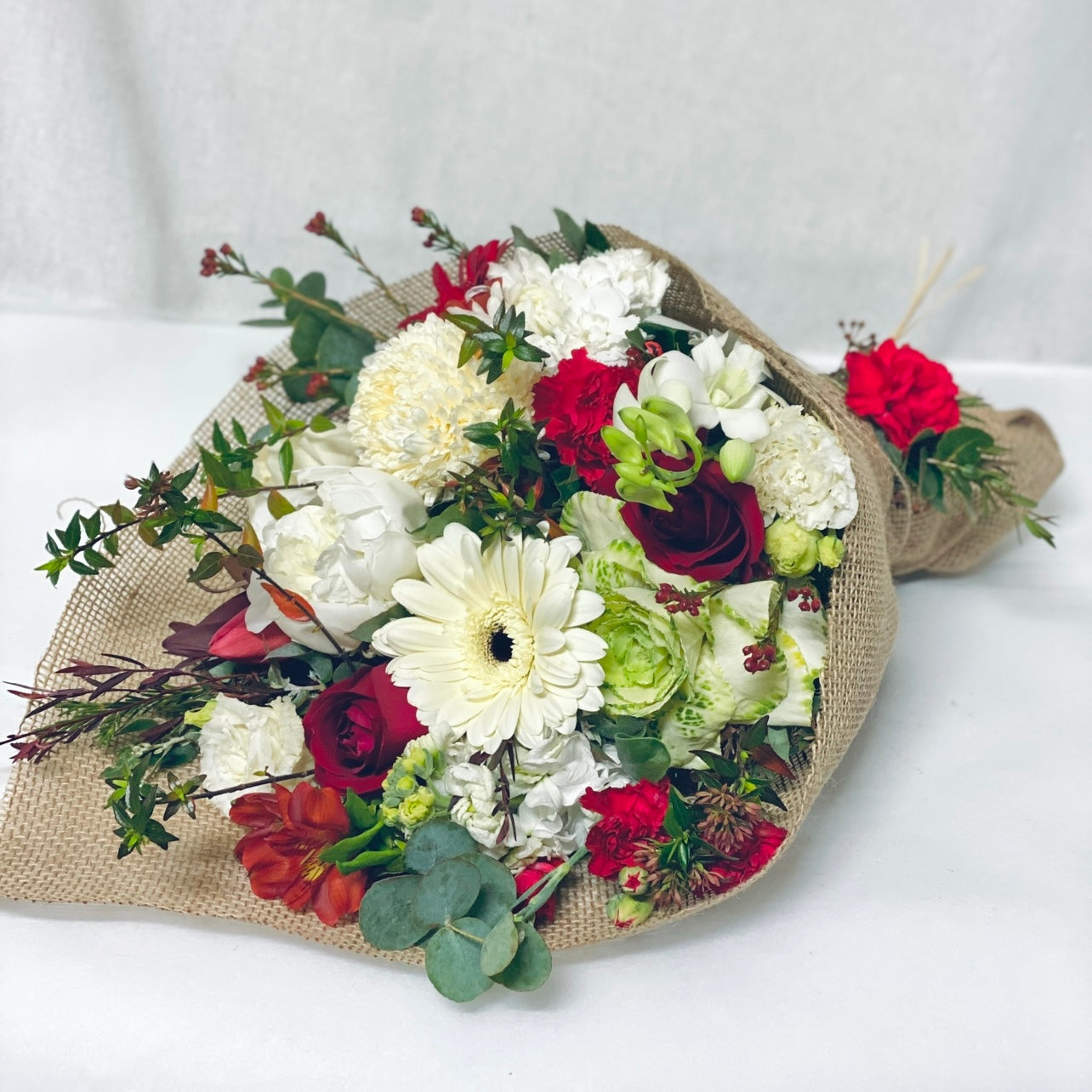 Ruby & Pearl Hessian Bouquet